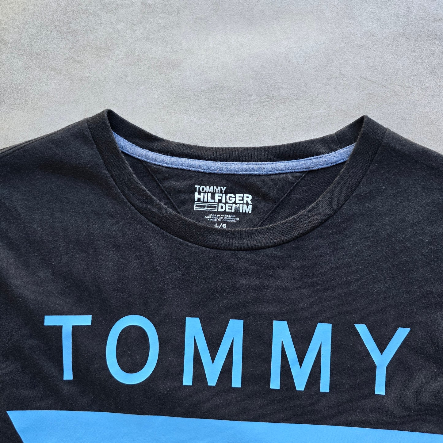 Tommy Hilfiger Tee - L