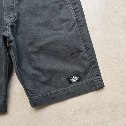 Dickies Skinny Straight Shorts - 32