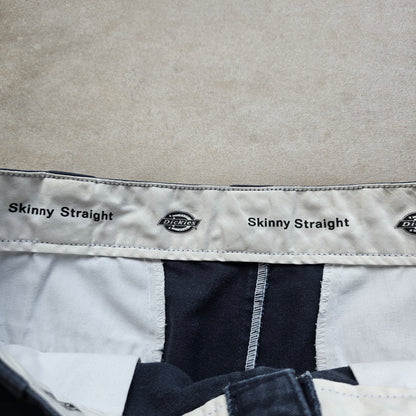 Dickies Skinny Straight Shorts - 32