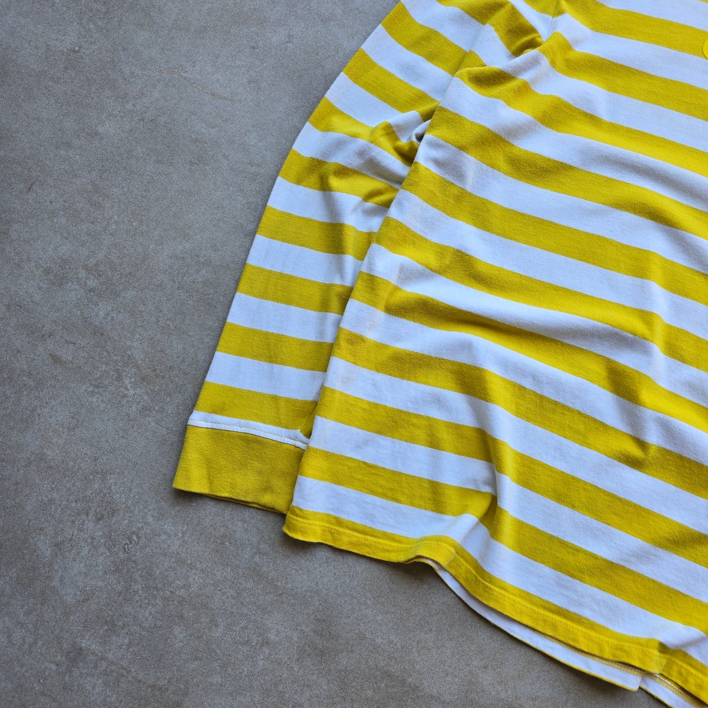Guess Long Sleeve Tee - L