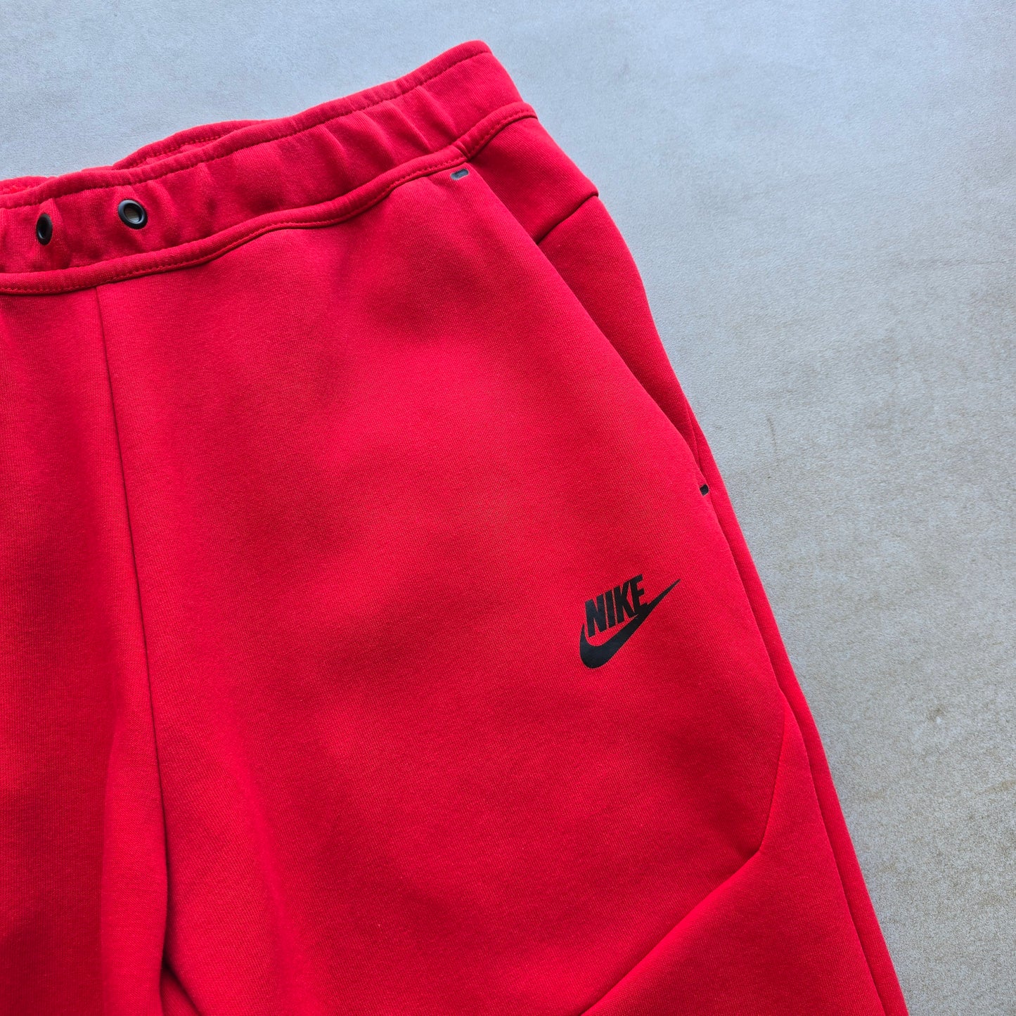 Nike Tech Fleece Pants - M