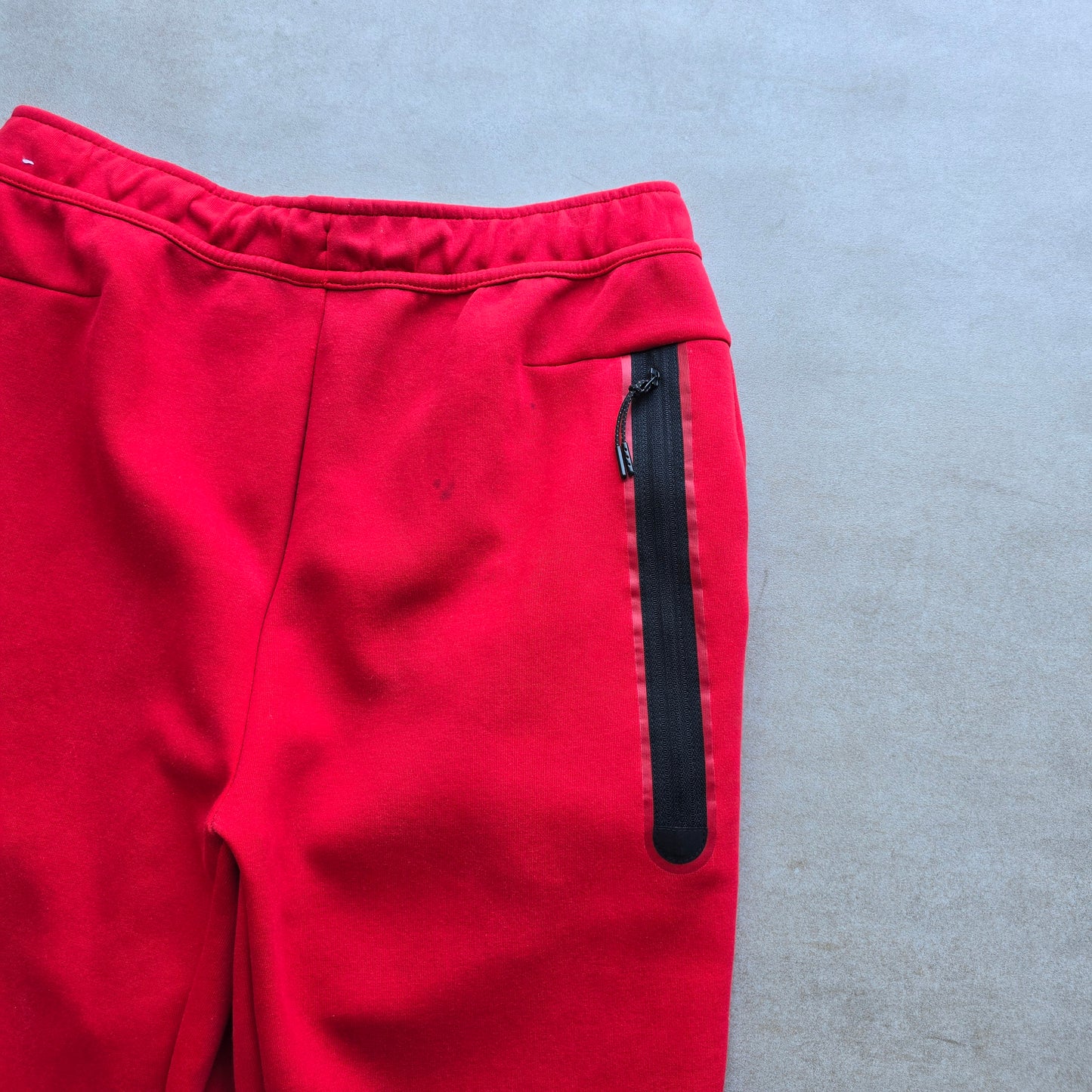Nike Tech Fleece Pants - M