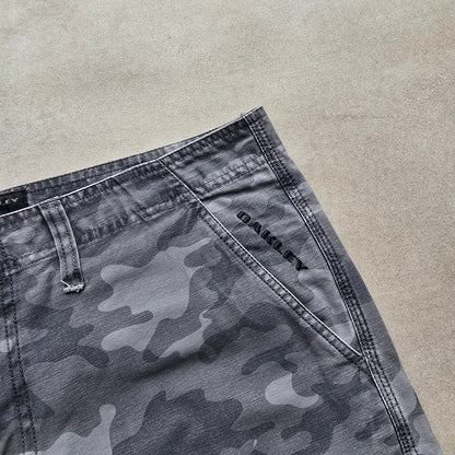 Oakley Camo Cargo Shorts - 36