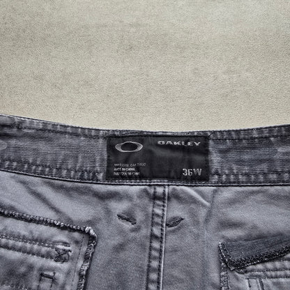 Oakley Camo Cargo Shorts - 36