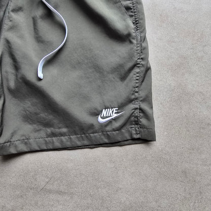 Nike Shorts - M