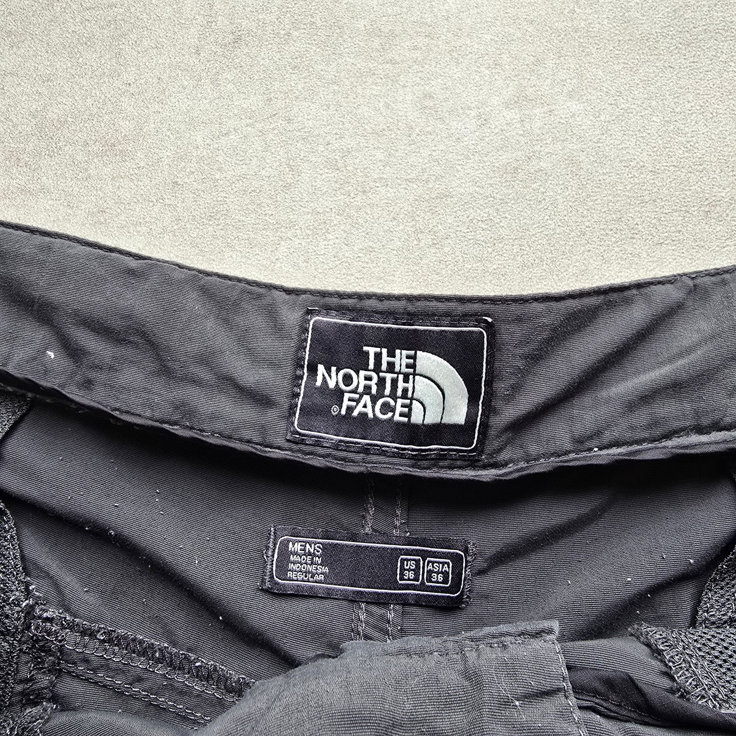 The North Face Lightweight Cargo Shorts - 36