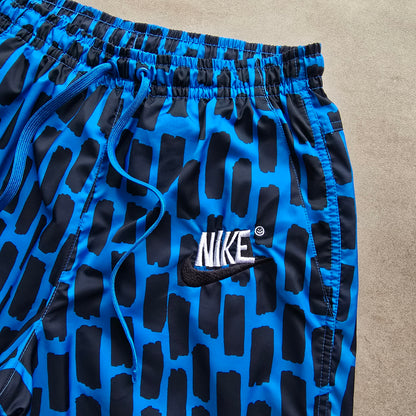 Nike AOP Shorts - S