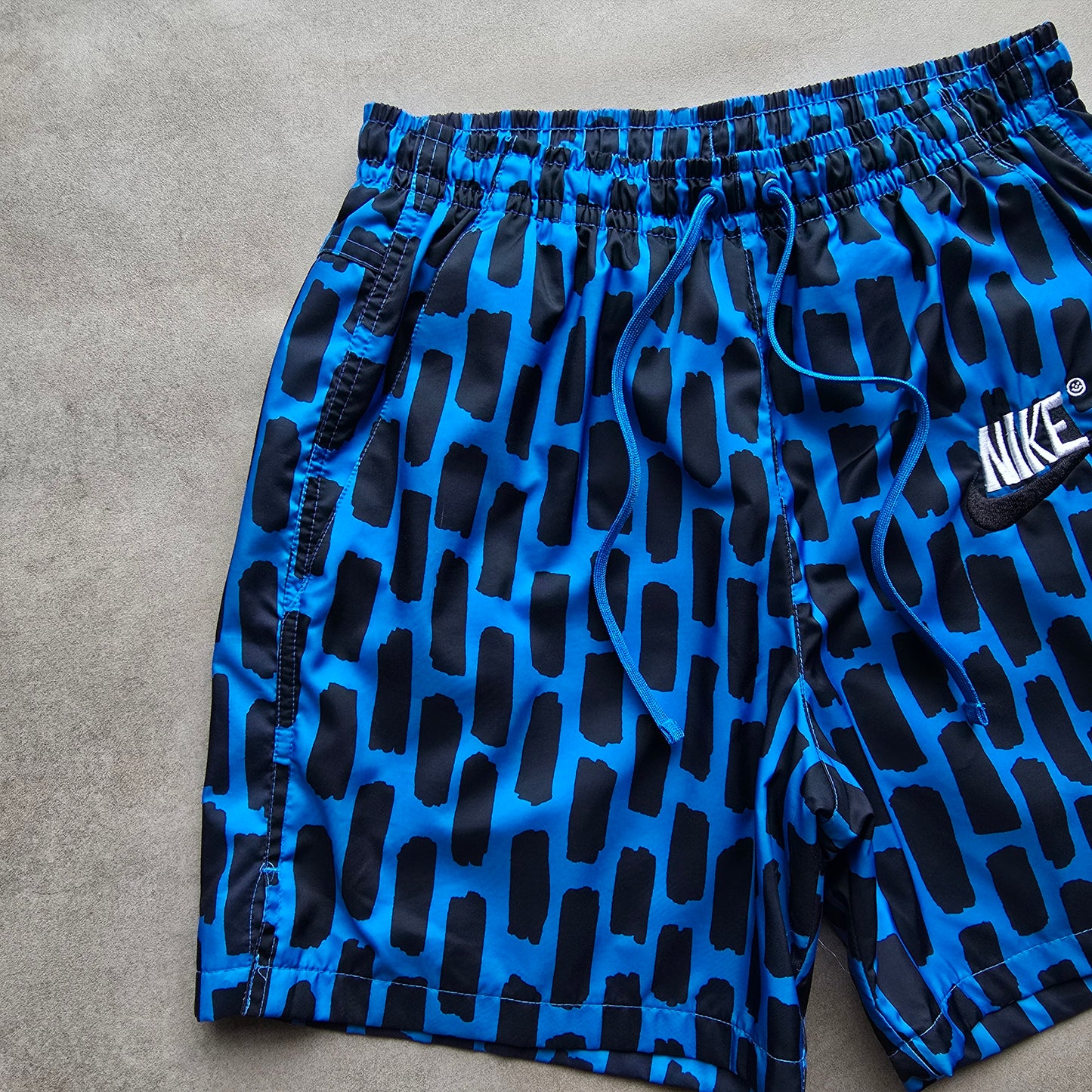 Nike AOP Shorts - S