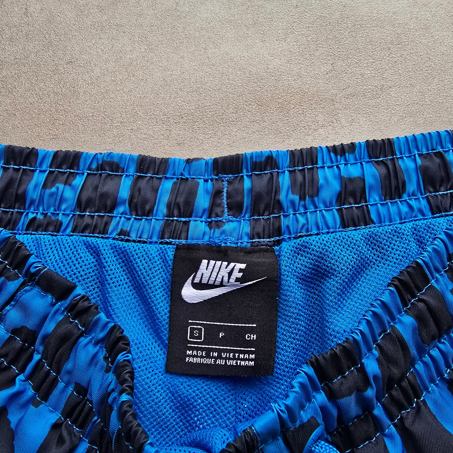 Nike AOP Shorts - S