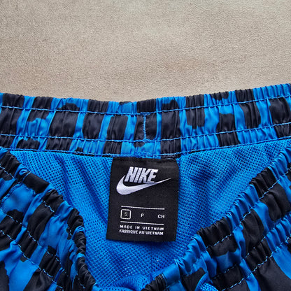 Nike AOP Shorts - S