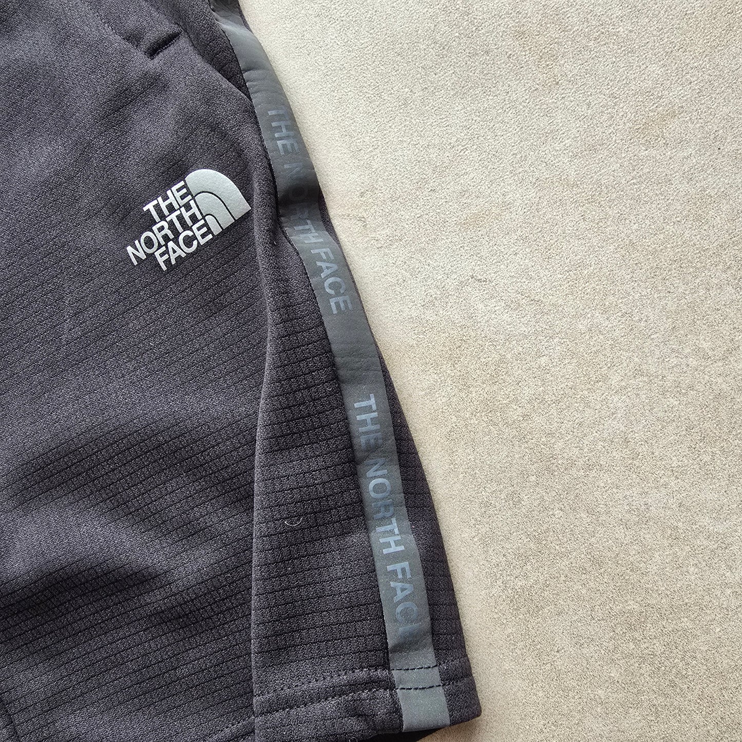 The North Face Shorts - S