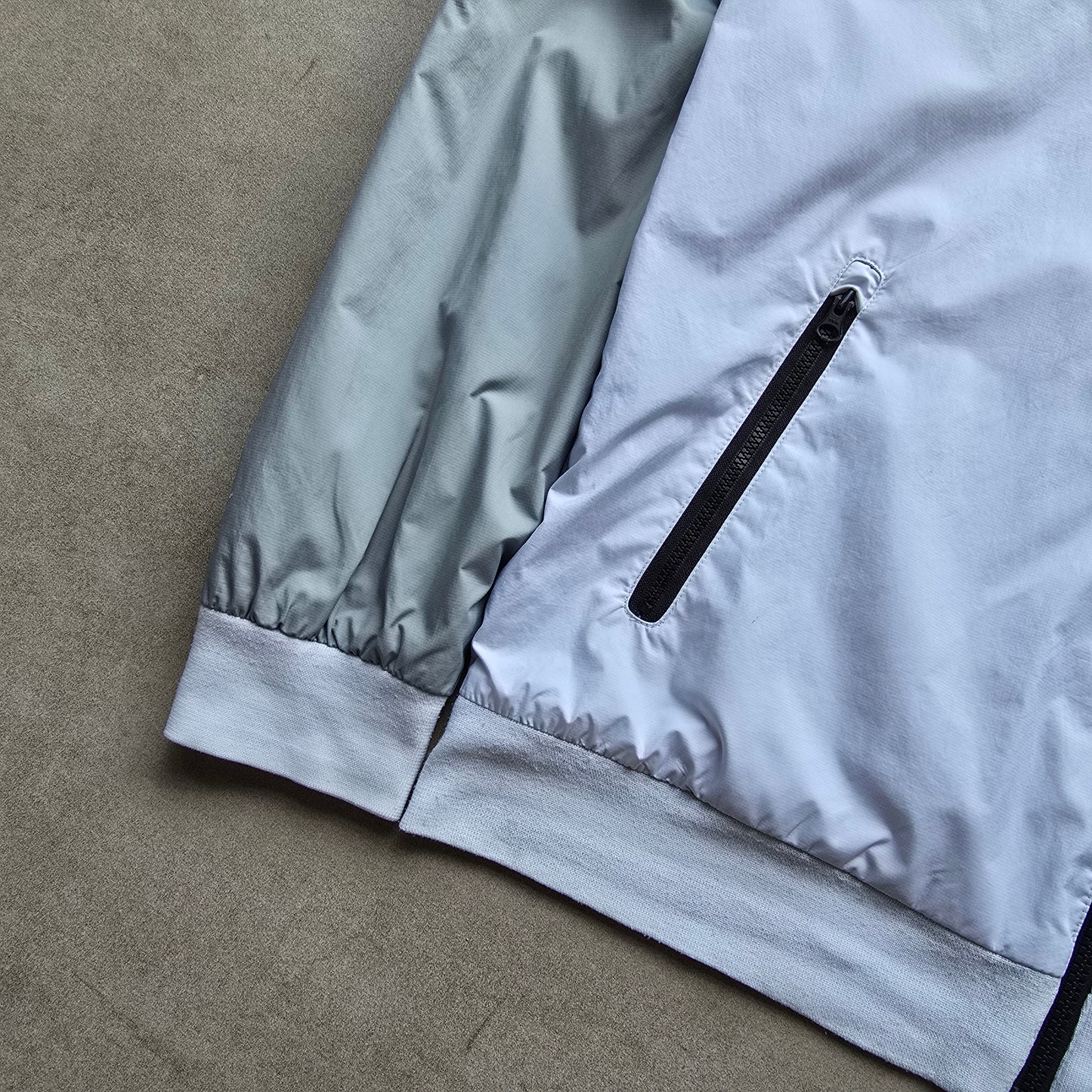 Nike Windbreaker Jacket - M
