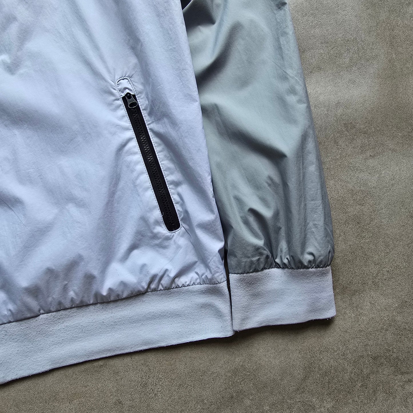 Nike Windbreaker Jacket - M