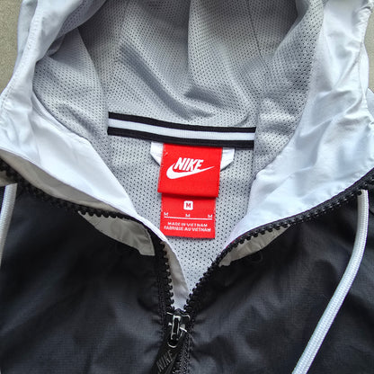 Nike Windbreaker Jacket - M