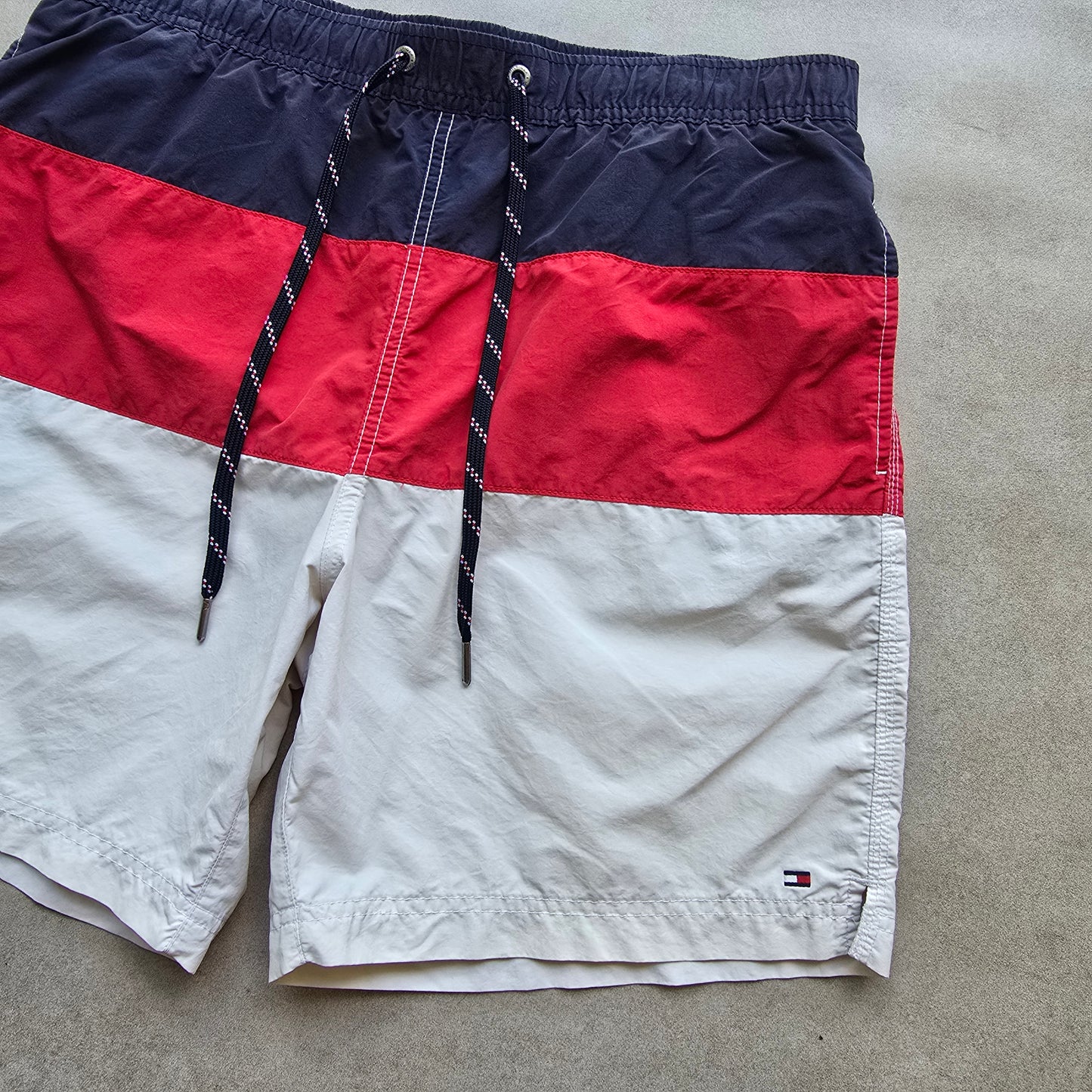 Tommy Hilfiger Shorts - L
