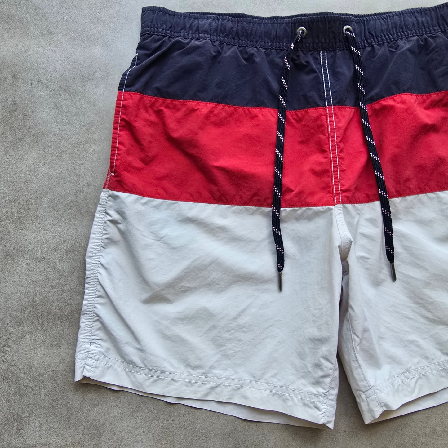 Tommy Hilfiger Shorts - L