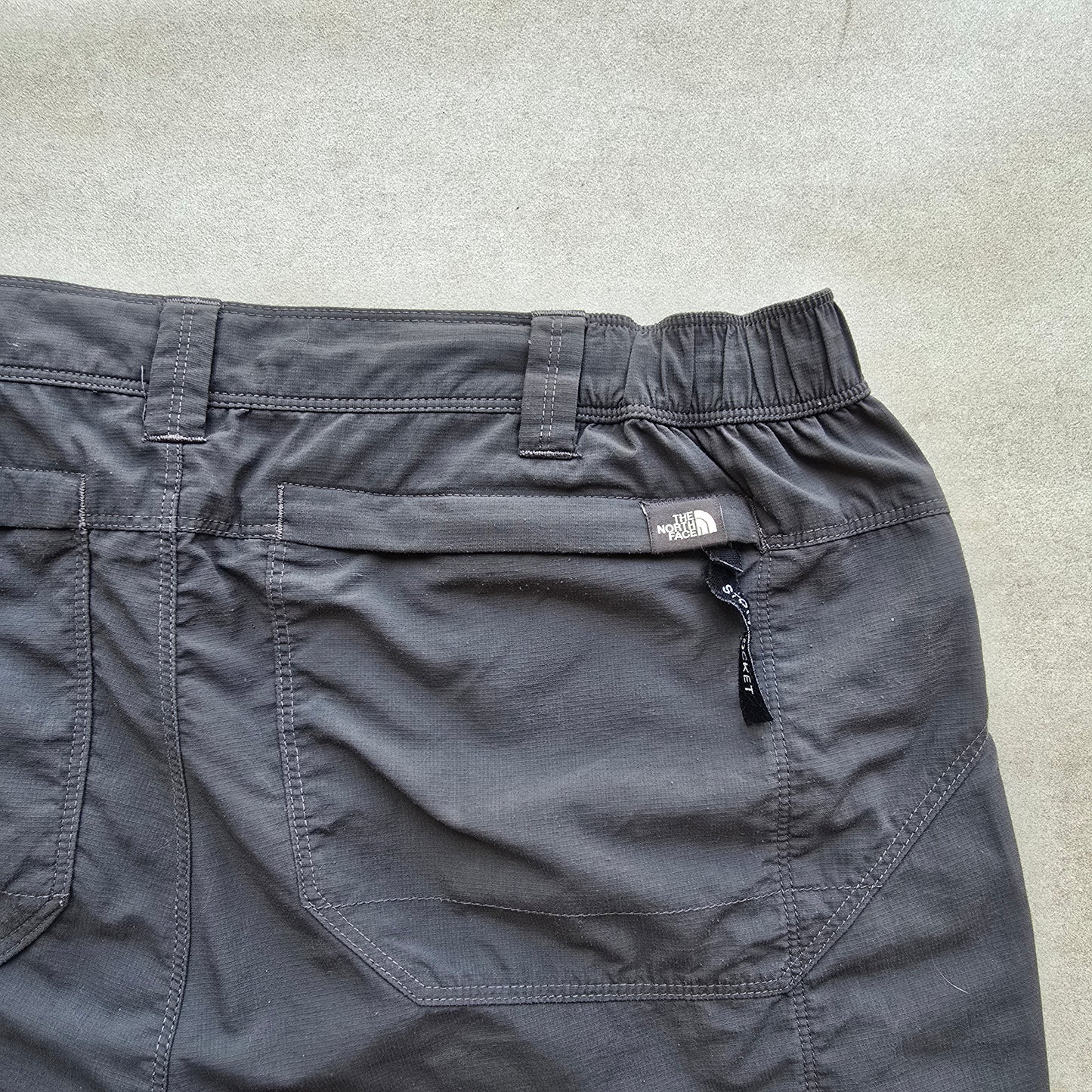 The North Face Shorts - M/L