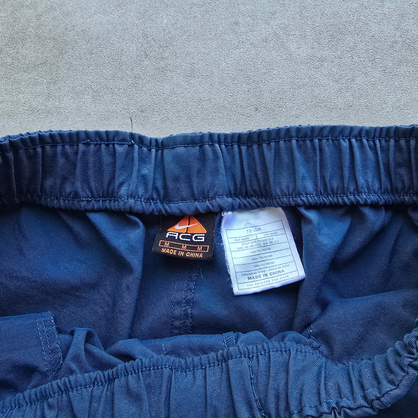 Vintage Nike ACG Cargo Shorts - M