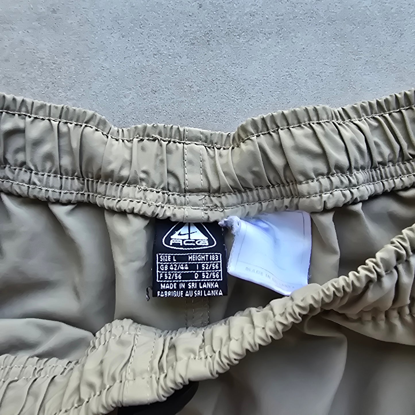 Vintage Nike ACG Cargo Shorts - M/L