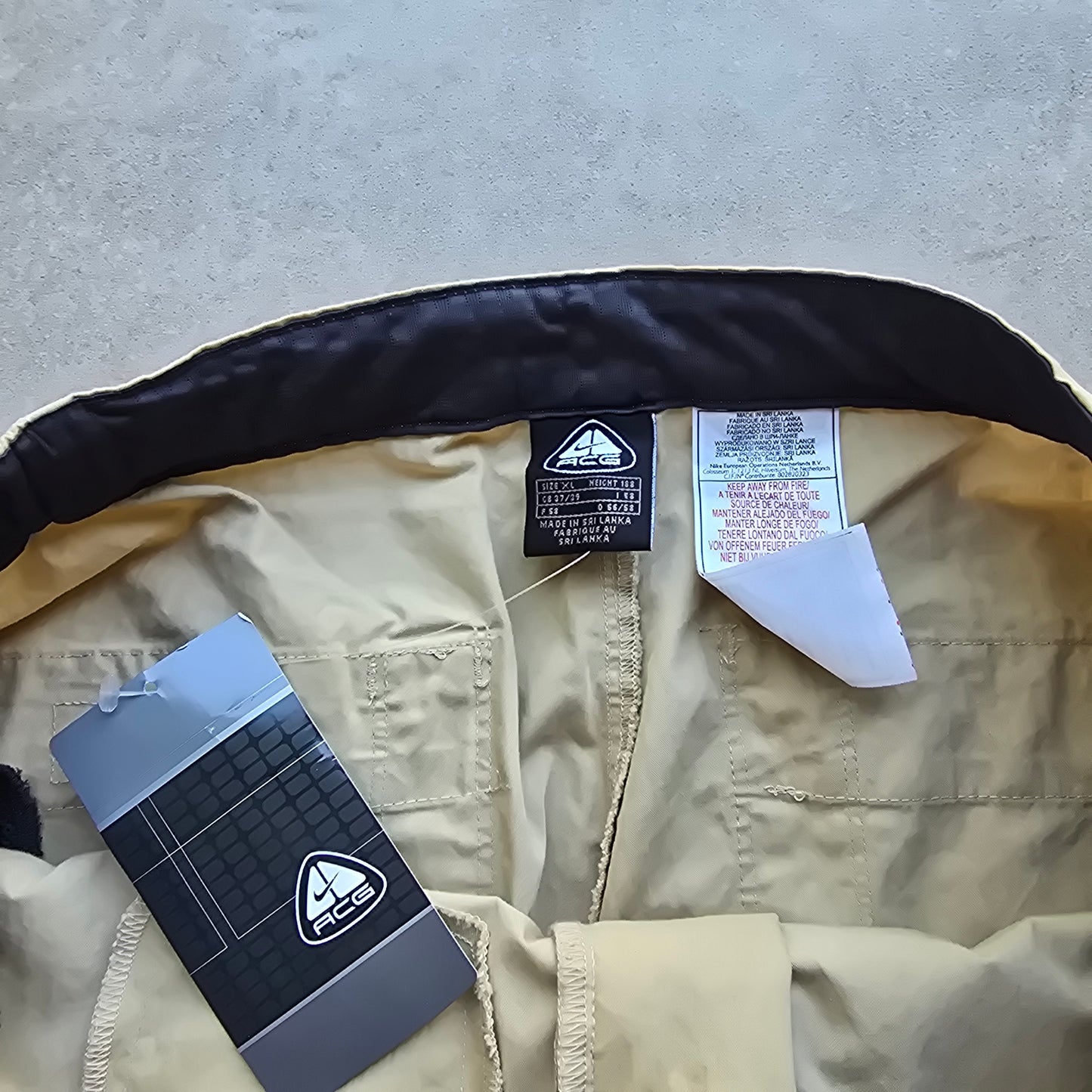 Vintage Nike ACG Long Shorts - XL