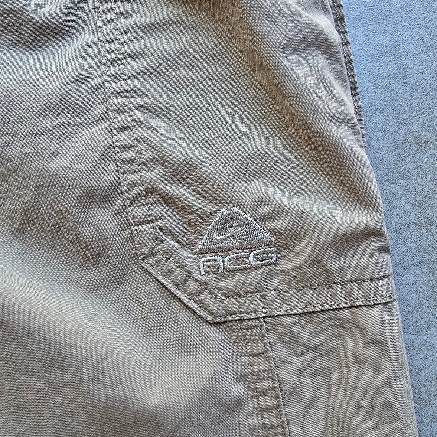 Vintage Nike ACG Cargo Pants - 34