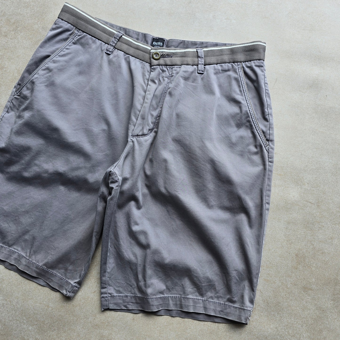 Hugo Boss Shorts - 32