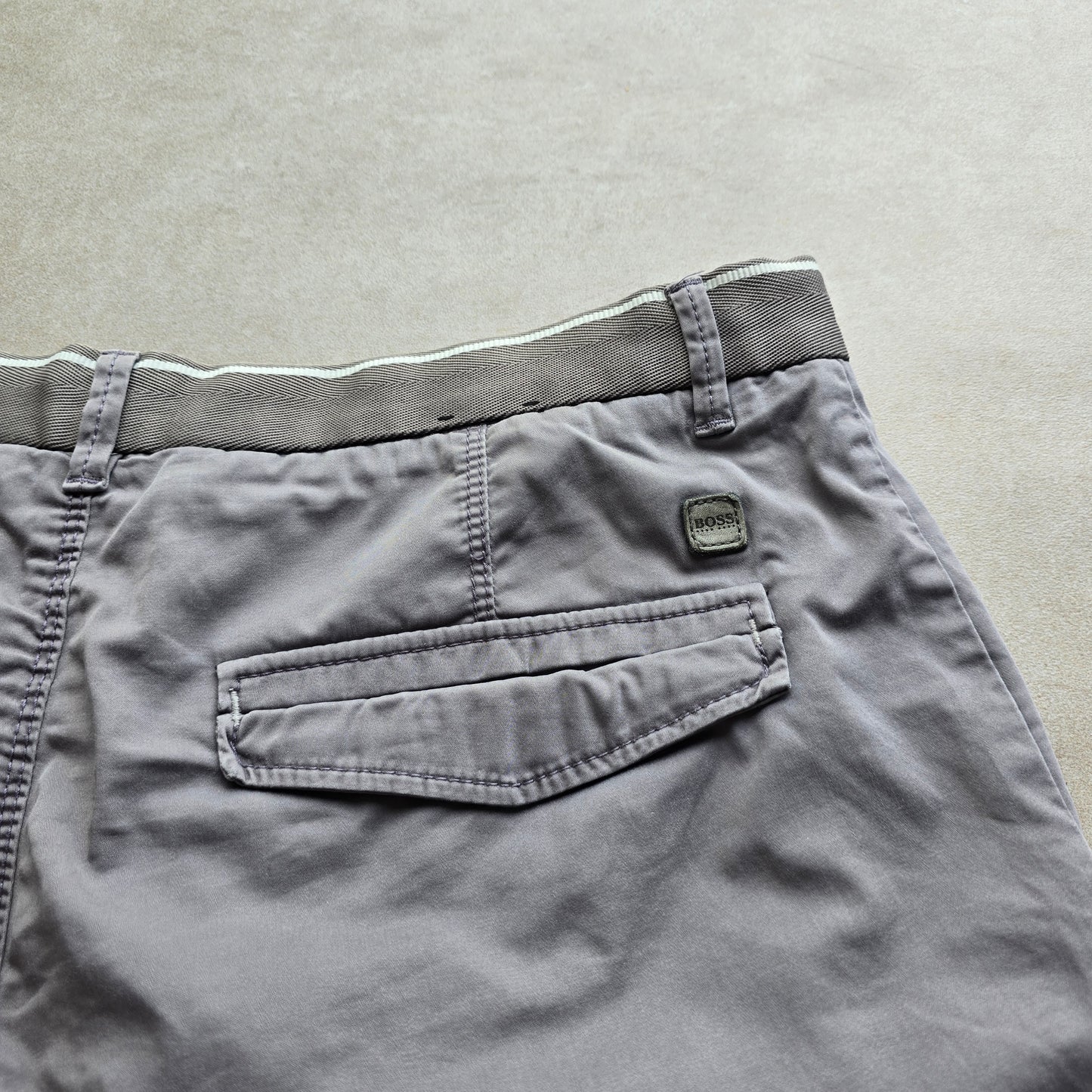 Hugo Boss Shorts - 32