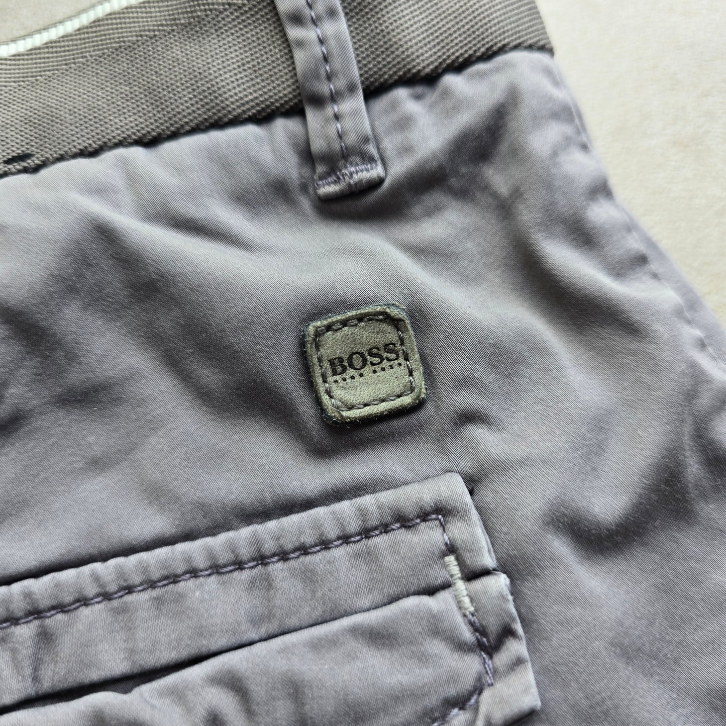 Hugo Boss Shorts - 32