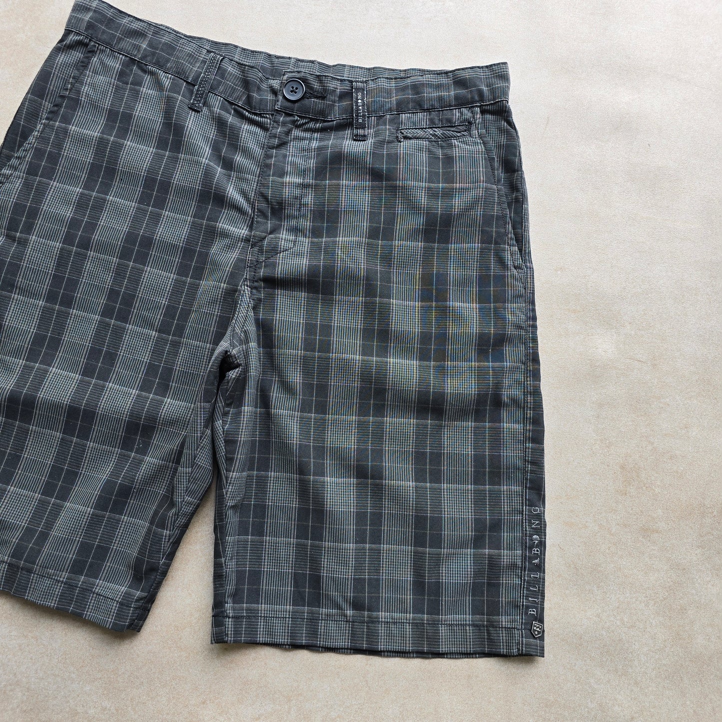 Billabong Plaid Shorts - 32