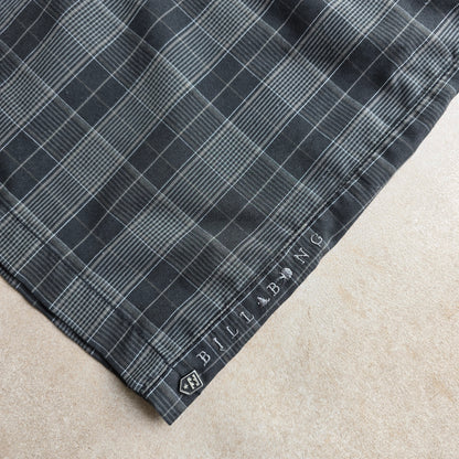 Billabong Plaid Shorts - 32