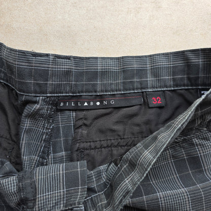 Billabong Plaid Shorts - 32