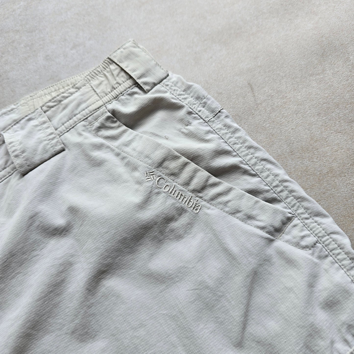 Vintage Columbia Titanium Cargo Shorts - M