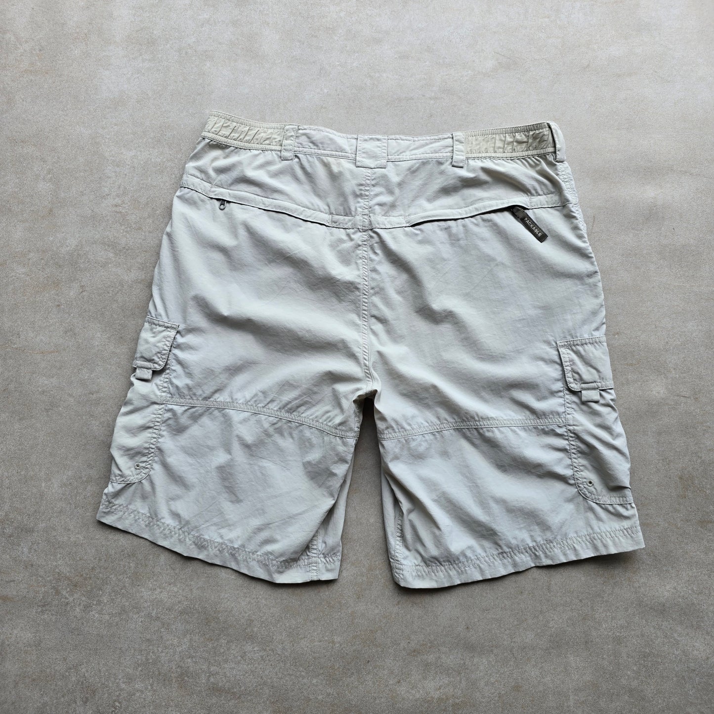 Vintage Columbia Titanium Cargo Shorts - M
