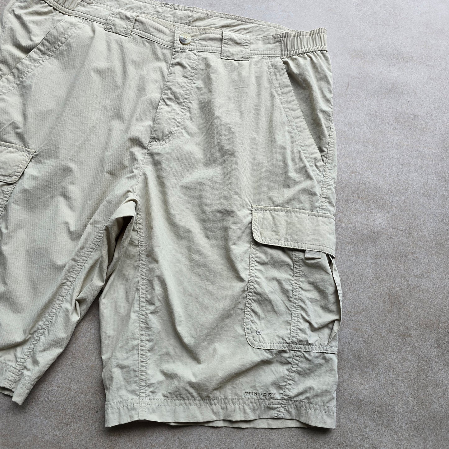 Vintage Columbia Titanium Cargo Shorts - L