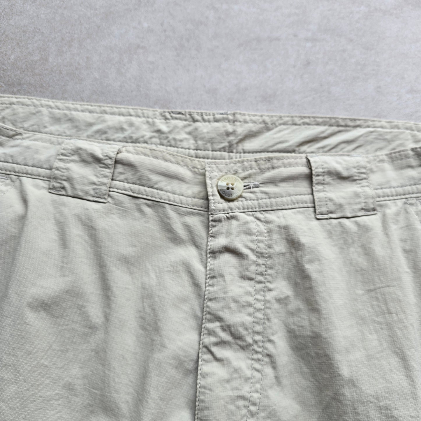 Vintage Columbia Titanium Cargo Shorts - L