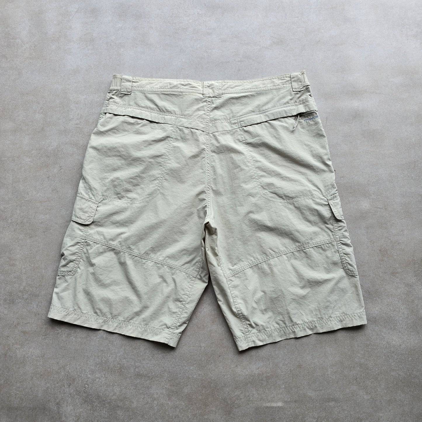 Vintage Columbia Titanium Cargo Shorts - L