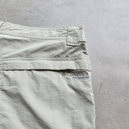 Vintage Columbia Titanium Cargo Shorts - L