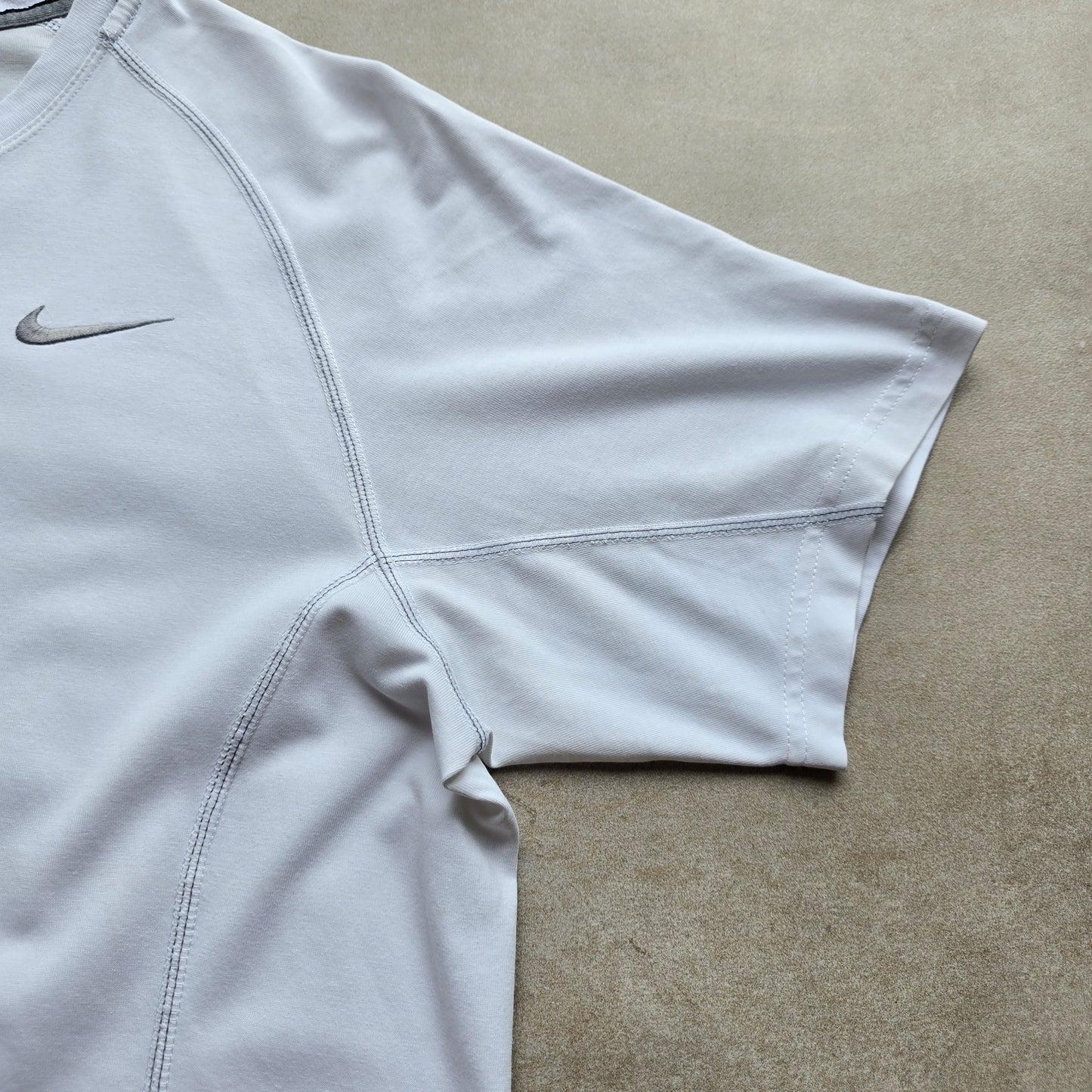 Vintage Y2K Nike Mini Swoosh Tee - M