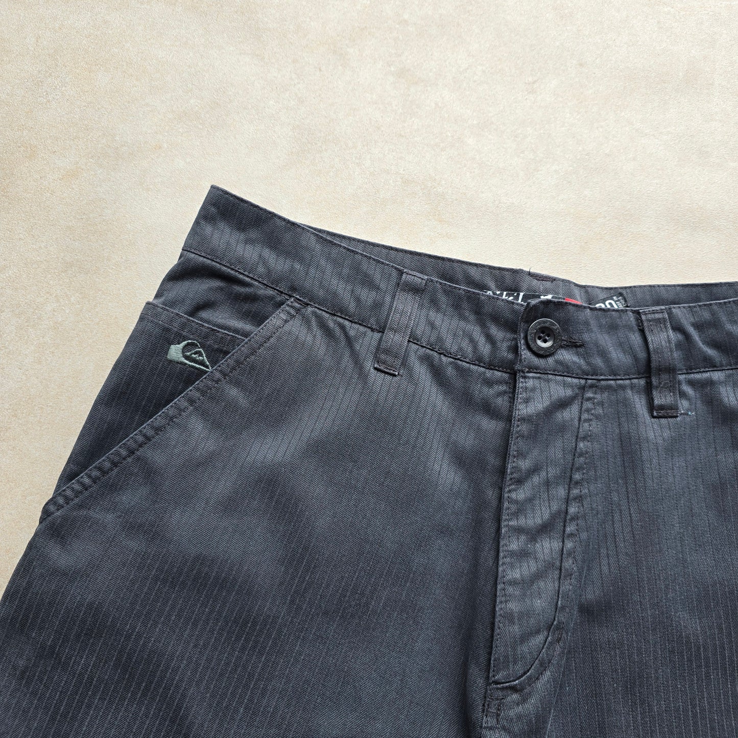 Vintage Y2K Quiksilver Shorts - 30