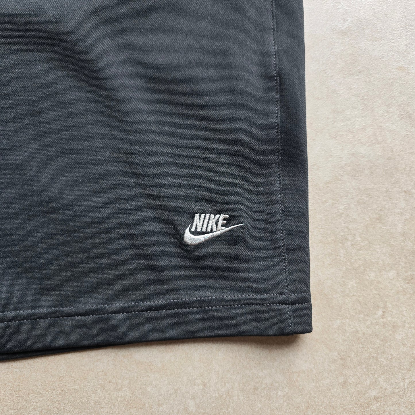 Vintage Nike Embroidered Logo Shorts - L