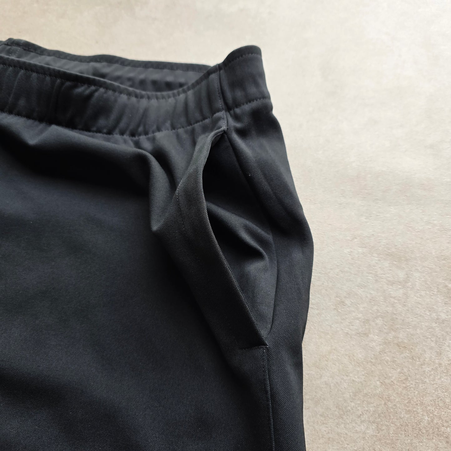 Vintage Nike Embroidered Logo Shorts - L