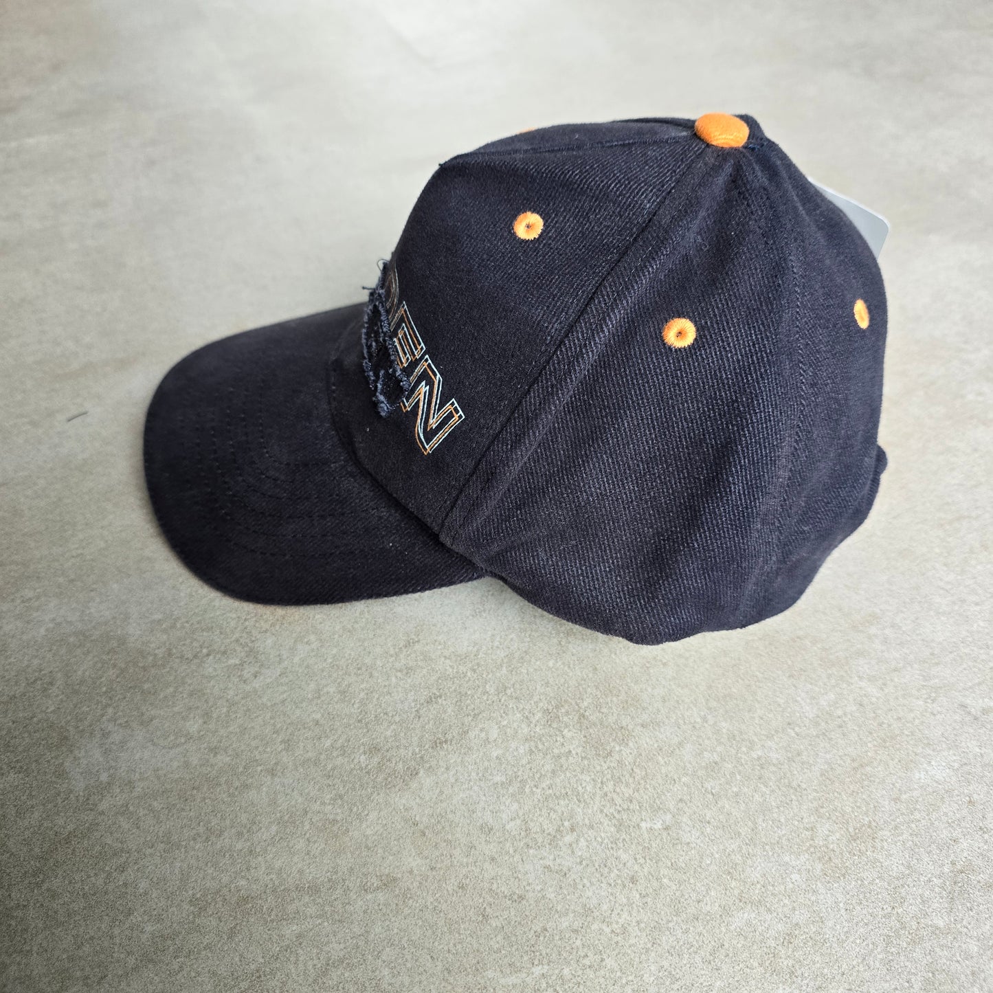 Vintage Y2K Holden Hat