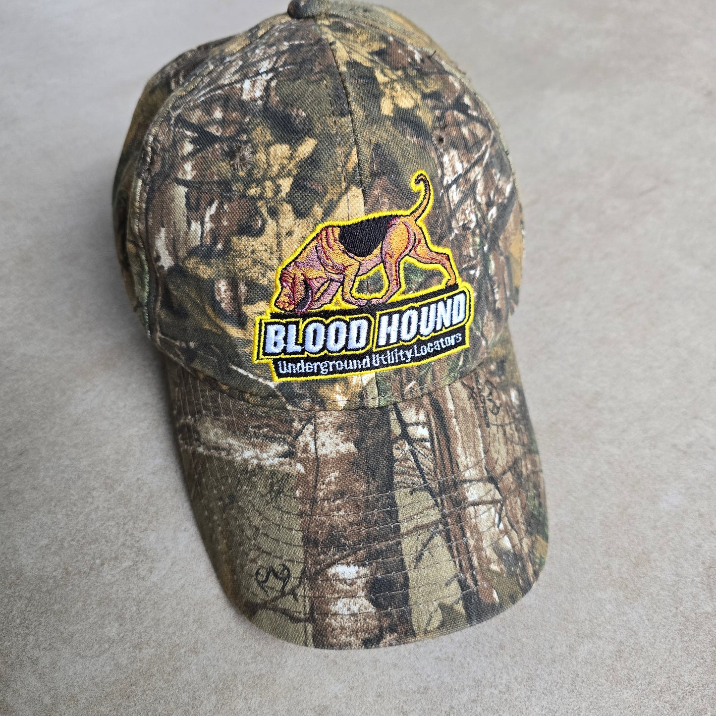 Vintage Blood Hound Realtree Camo Hat