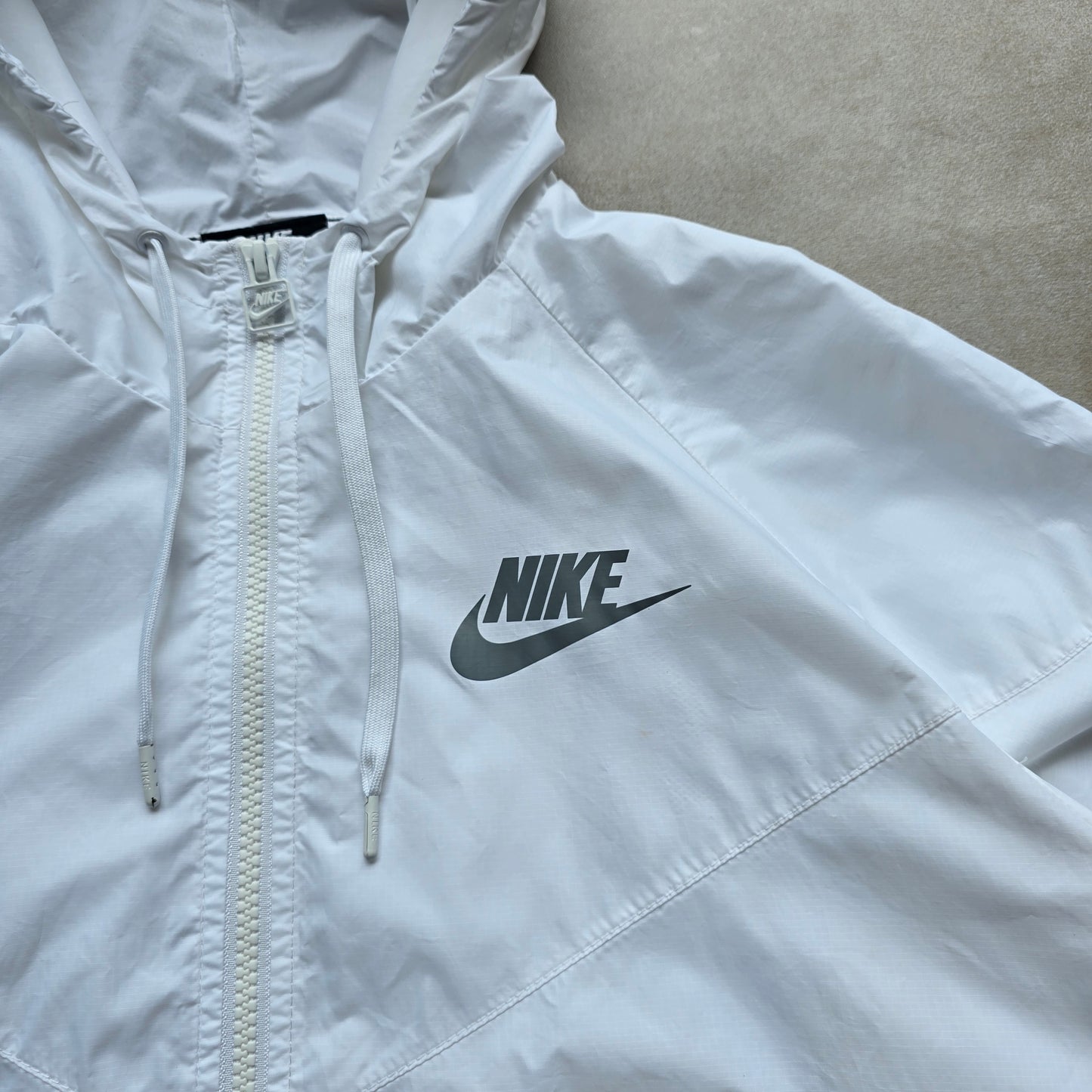 Nike Hooded Windbreaker Jacket - WMNS L