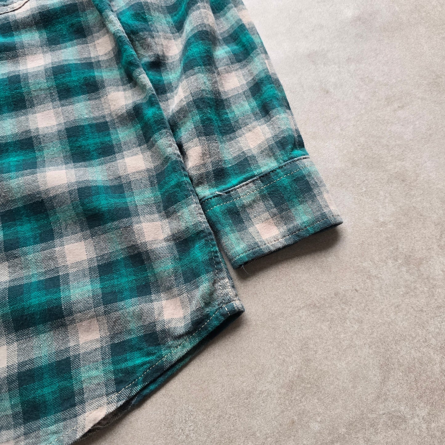 Dickies Plaid Flannel Long Sleeve Button Up Shirt - S