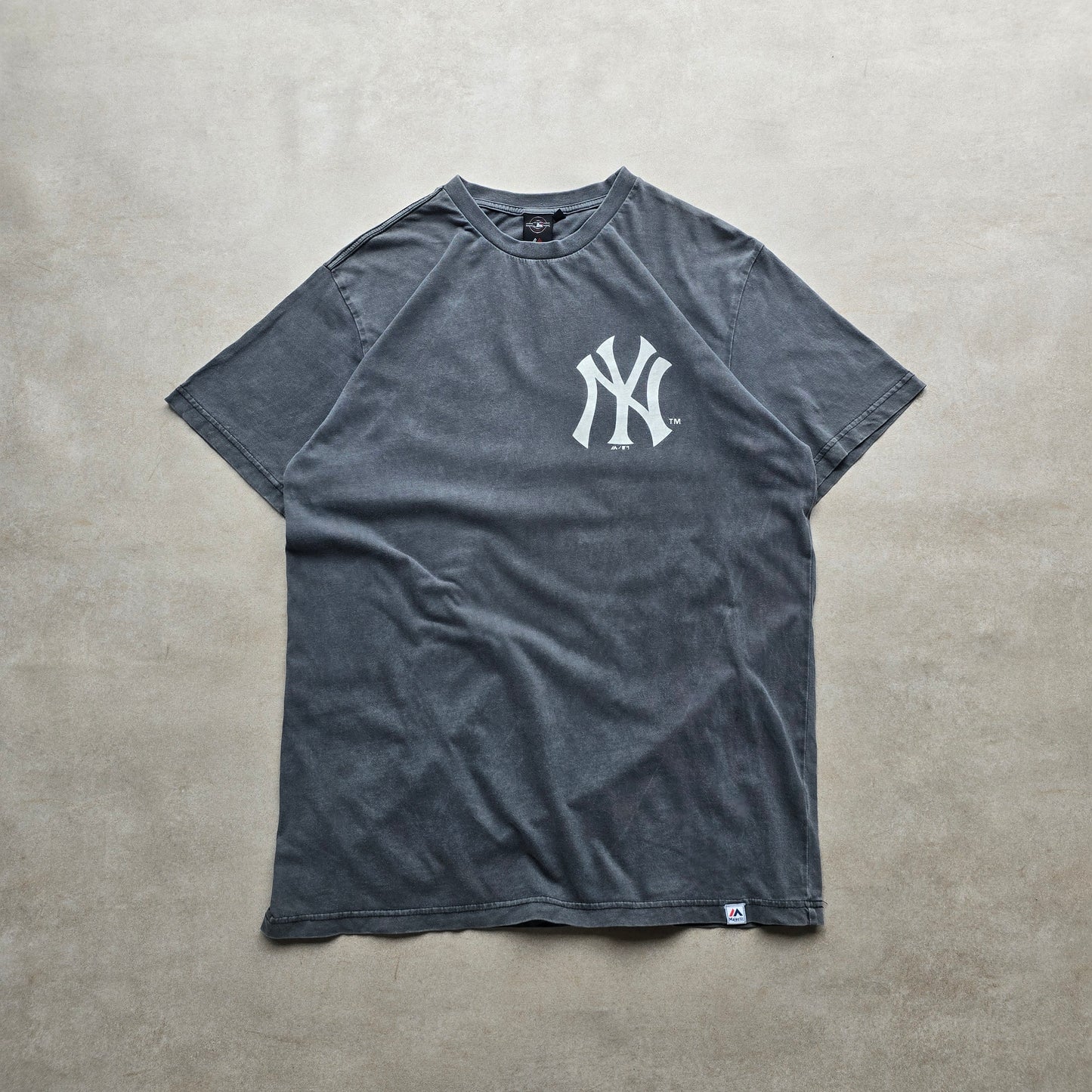 New York Yankees Majestic Tee - L