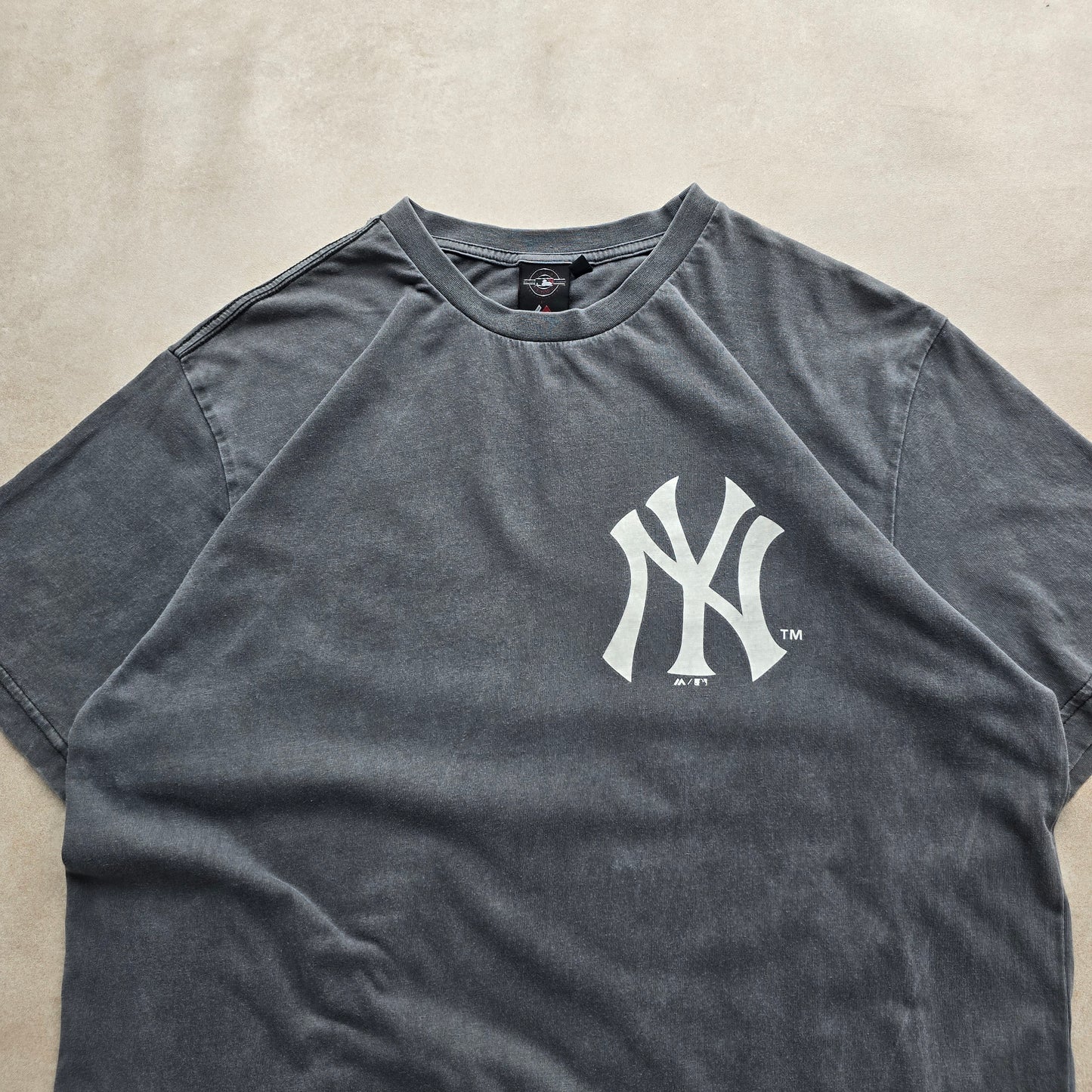 New York Yankees Majestic Tee - L