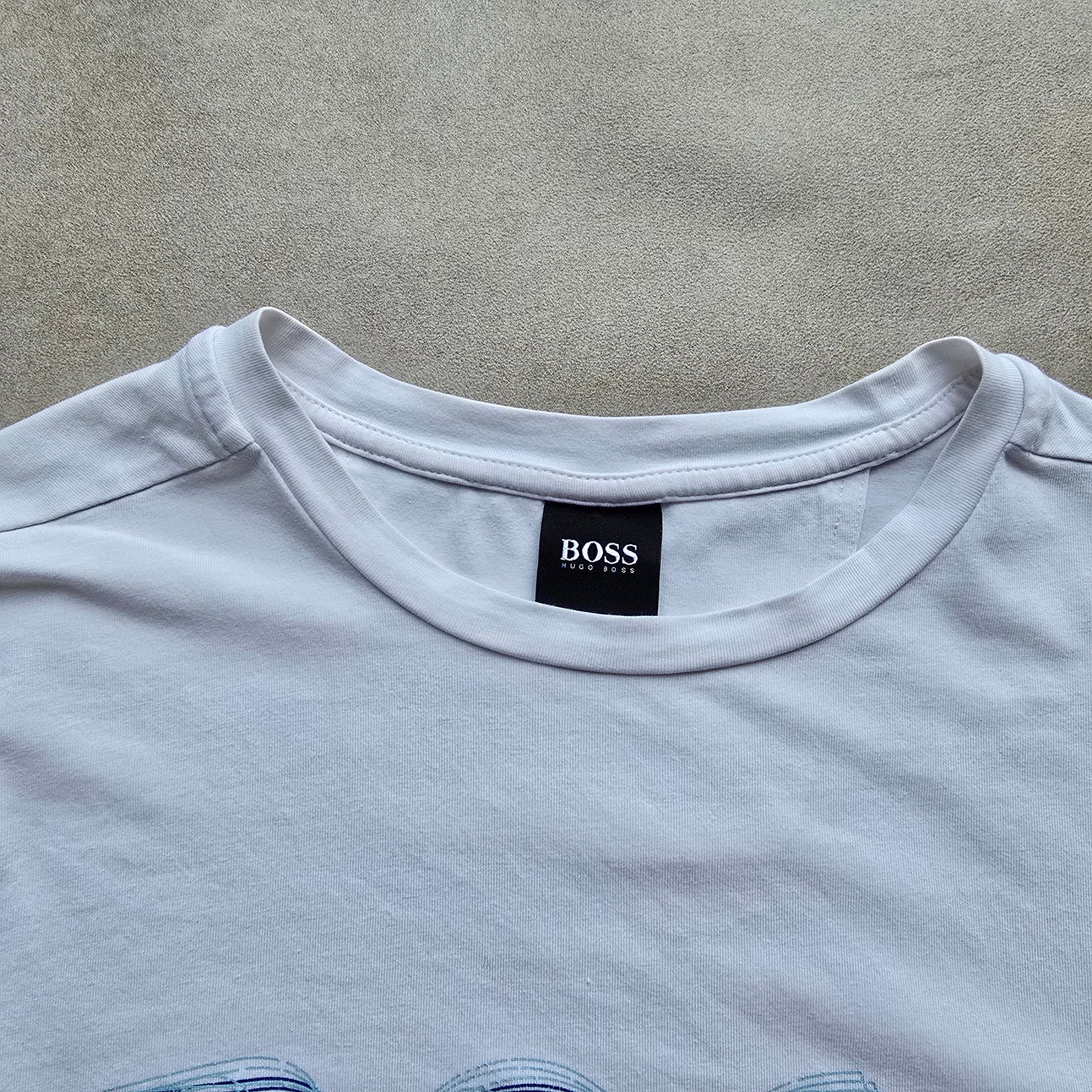 Hugo Boss Tee - S