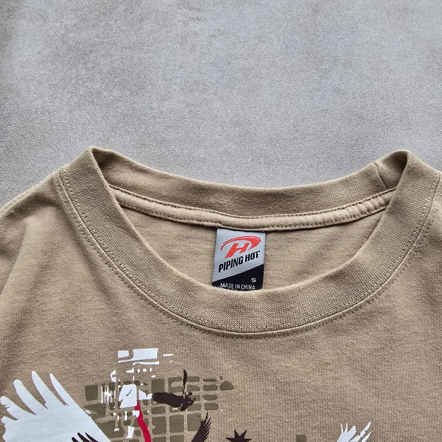 Vintage Y2K Piping Hot Tee - M
