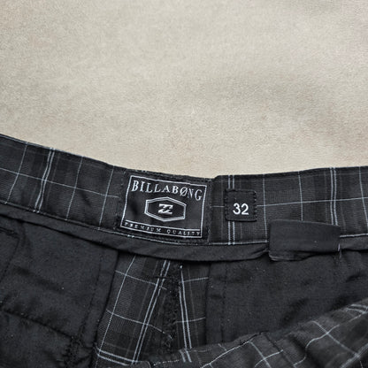 Billabong Plaid Shorts - 32